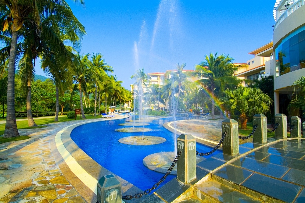 Китай, Хайнань, 1-я линия до моря 