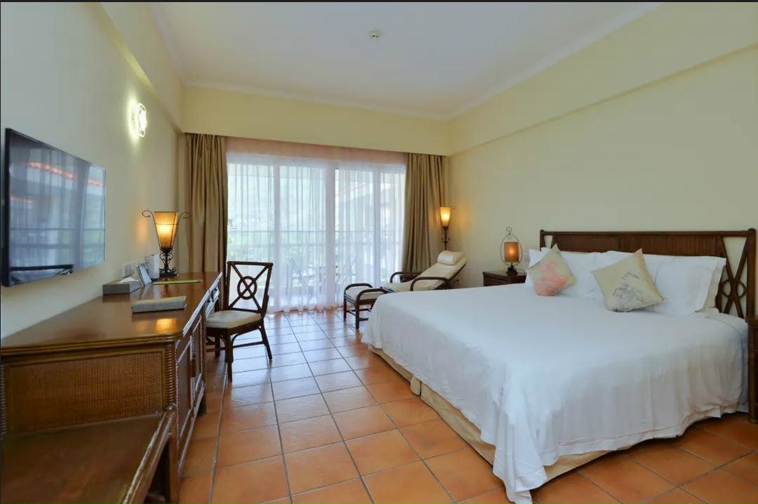 Китай, Хайнань, 1-я линия до моря 