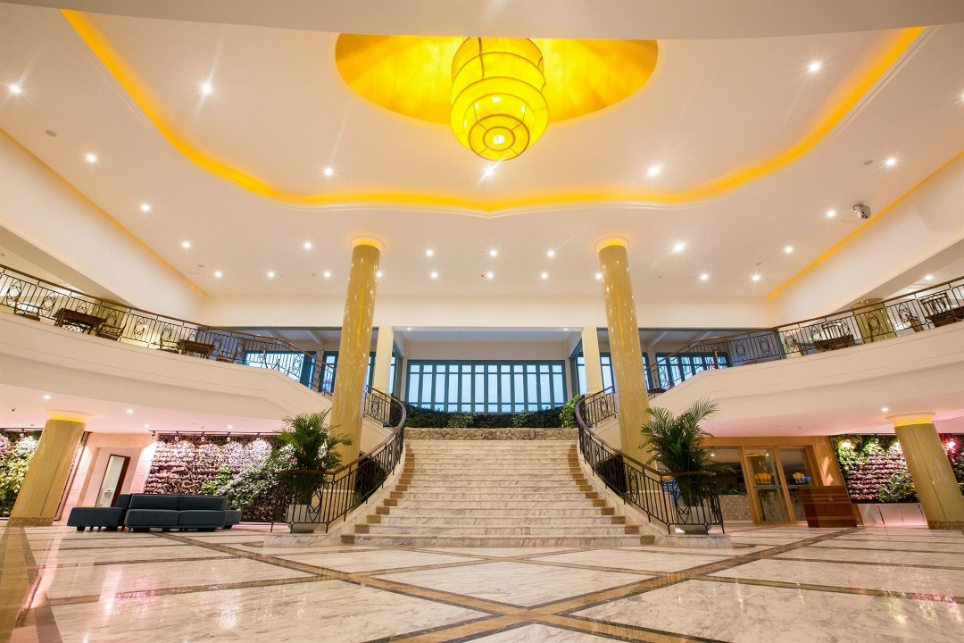 Китай, Хайнань, 1-я линия до моря 