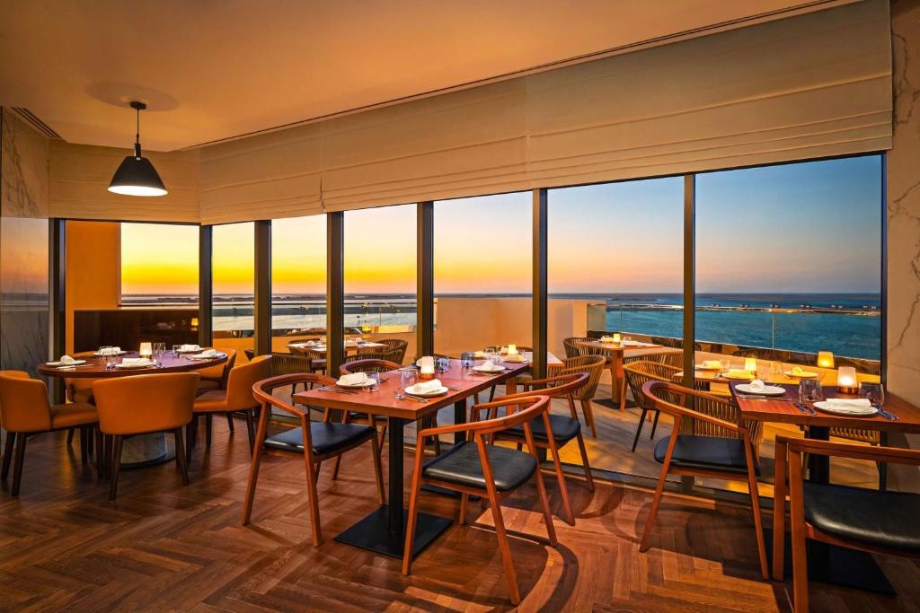 ОАЭ, Дубай, 1-я линия до моря 