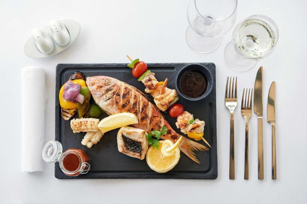 Сейшелы, Маэ о., 50 м до моря, 1-я линия до моря 